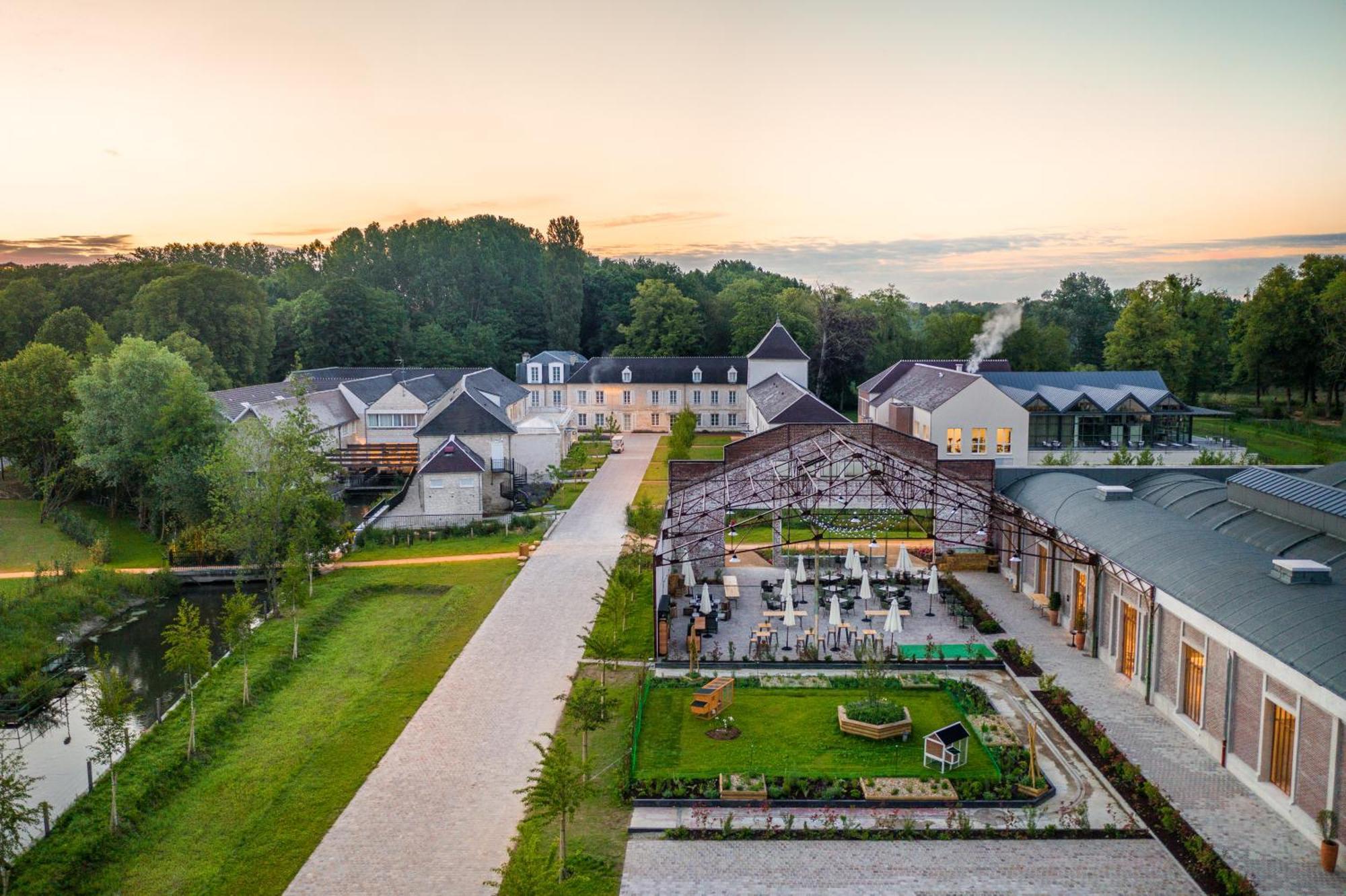 Le Grand Pavillon Chantilly Buitenkant foto